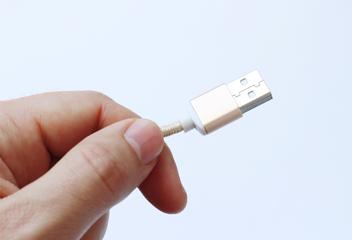 https://www.usbmemorydirect.com/blog/wp-content/uploads/2023/05/How-to-Transfer-Data-with-a-USB-Cable-1.jpg