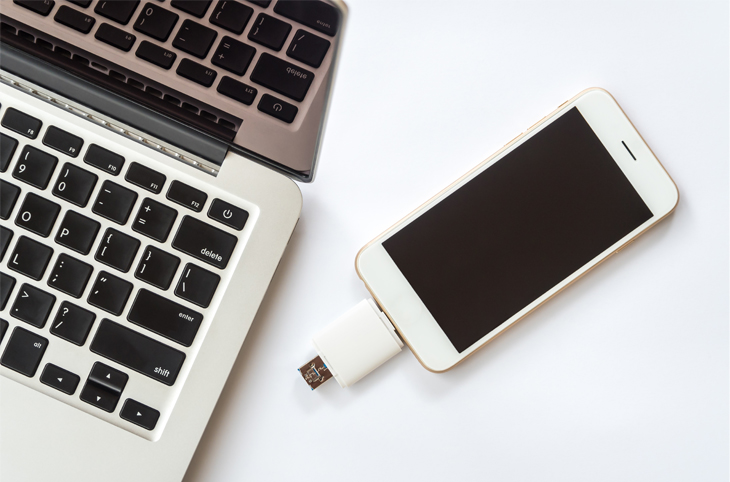 How To Use a USB Drive for an iPhone or iPad